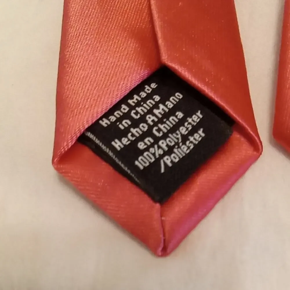 Apt 9 Men's Elegant Pink Satin Tie.